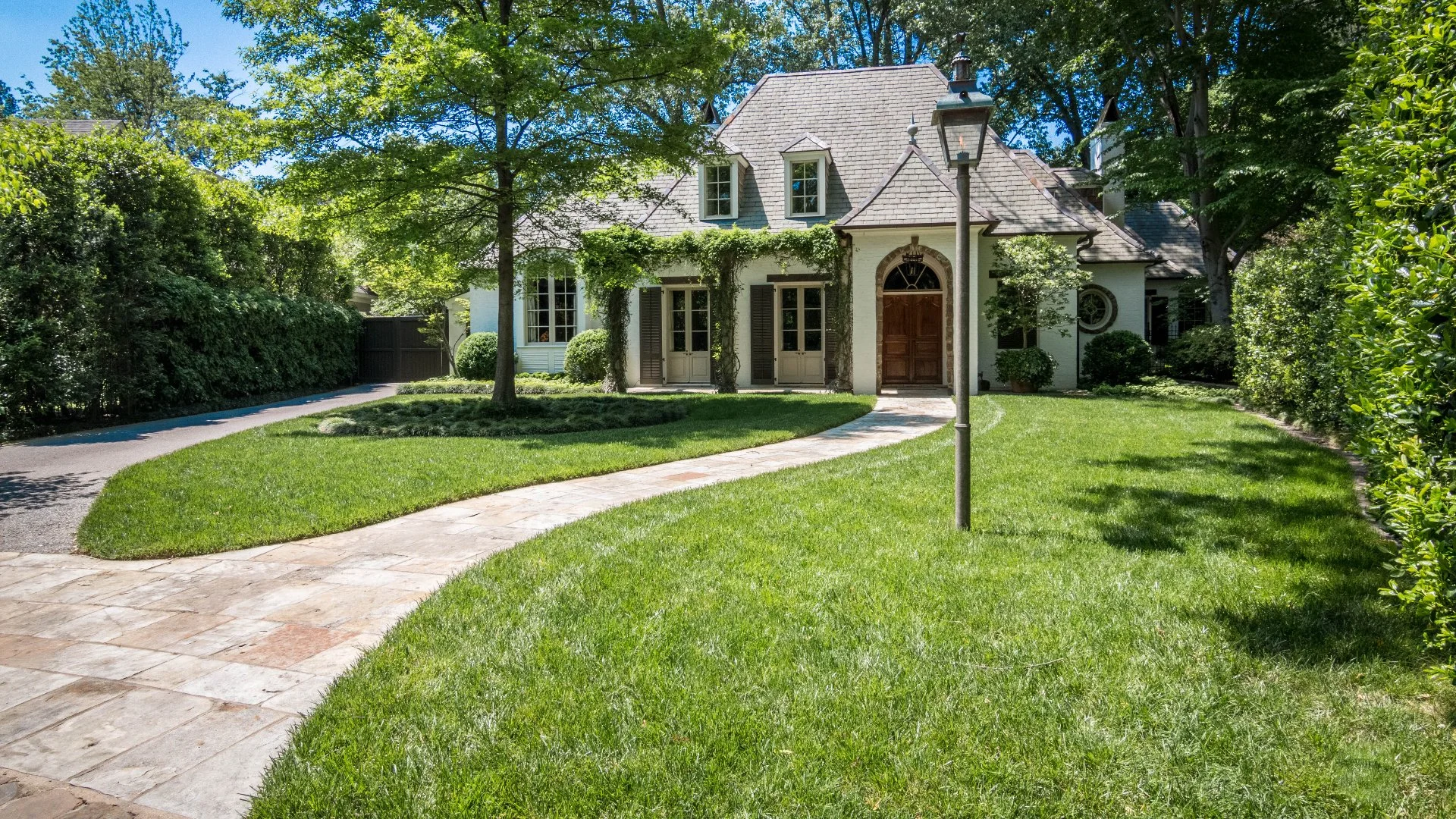 How Long Will It Take for a Fertilizer Treatment to Absorb Into Your Lawn?